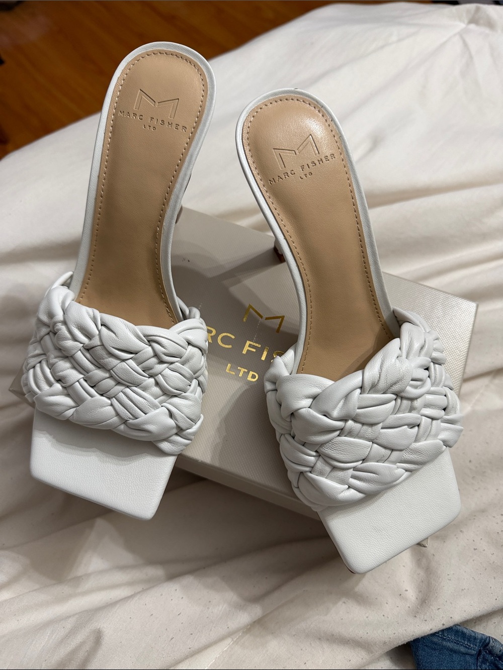 Marc Fisher DRAYA White Braided Square Kitten Slide Mules Heels 6.5